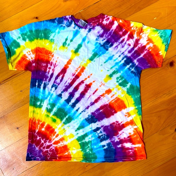TIE DYE T-shirt ARTISAN. brand new. - Picture 1 of 3